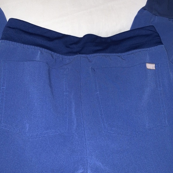 Gently Loved Authentic Technical Collection Zamora Jogger Scrub Pants by FIGS…. - Picture 8 of 10